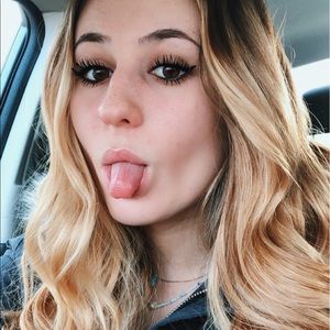 Meet your Posher, Elisa